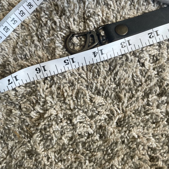 Love41 Saddleback Leather Round Bag Crossbody 2 sizes of straps in gently used - Picture 8 of 11